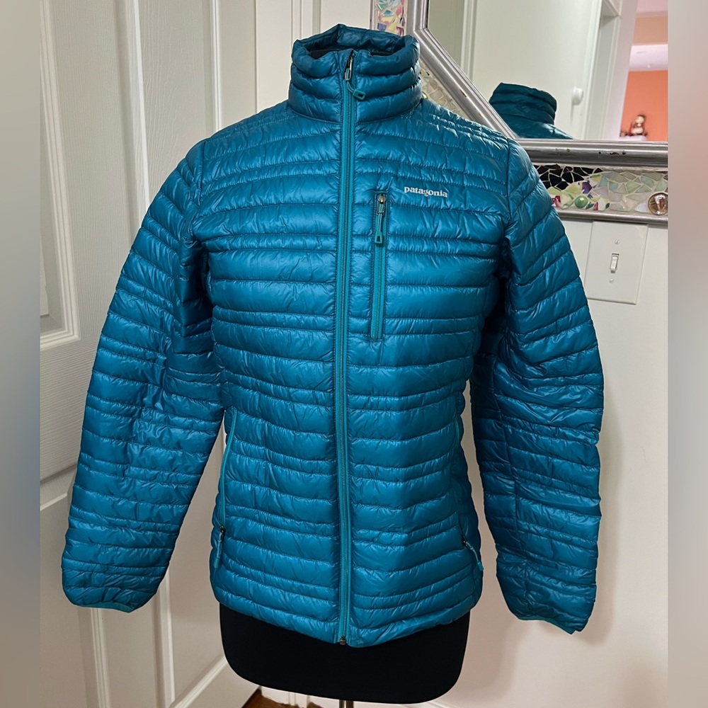Patagonia Blue Lightweight Quilted Women's Down Insulated Sweater Jacket